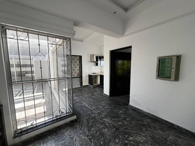 5 Marla well maintained Owner build House available for rent in DHA phase 5 D block 6