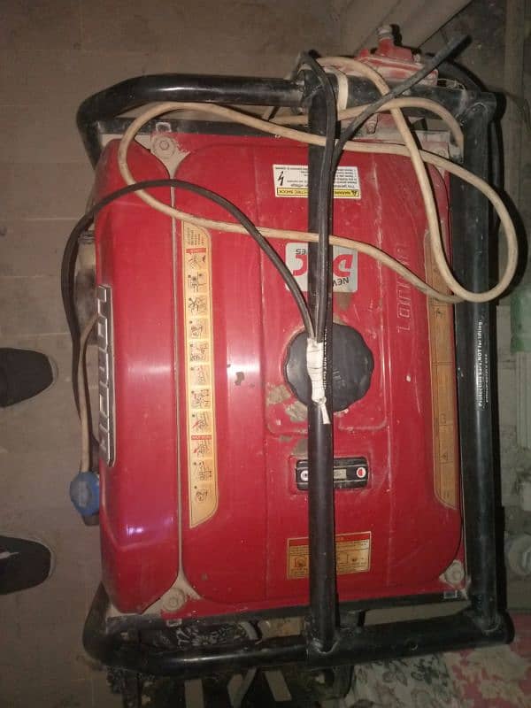 Selling loncin generator in a one condition like new 3.5 kv 2