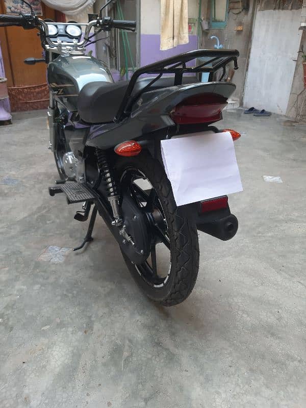 Yamaha YB 125Z-DX Model 2024 | Yamaha In Bikes | Total Geniune 9