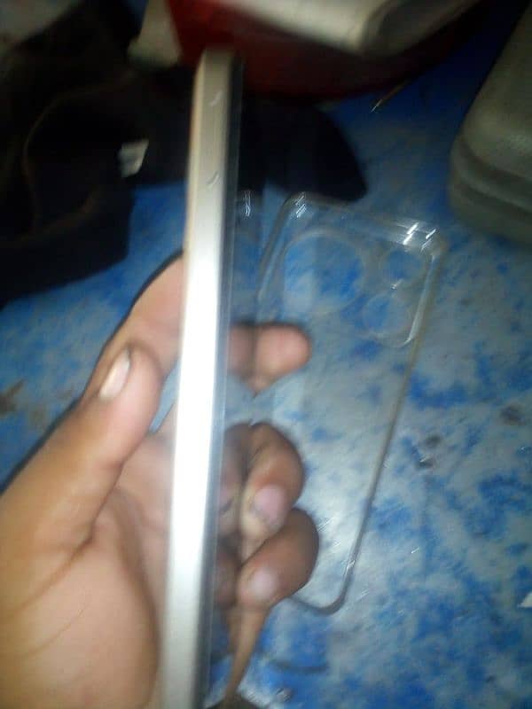 zte company condition 10/10 1 wheek used koi fault nahi ha full box ch 3