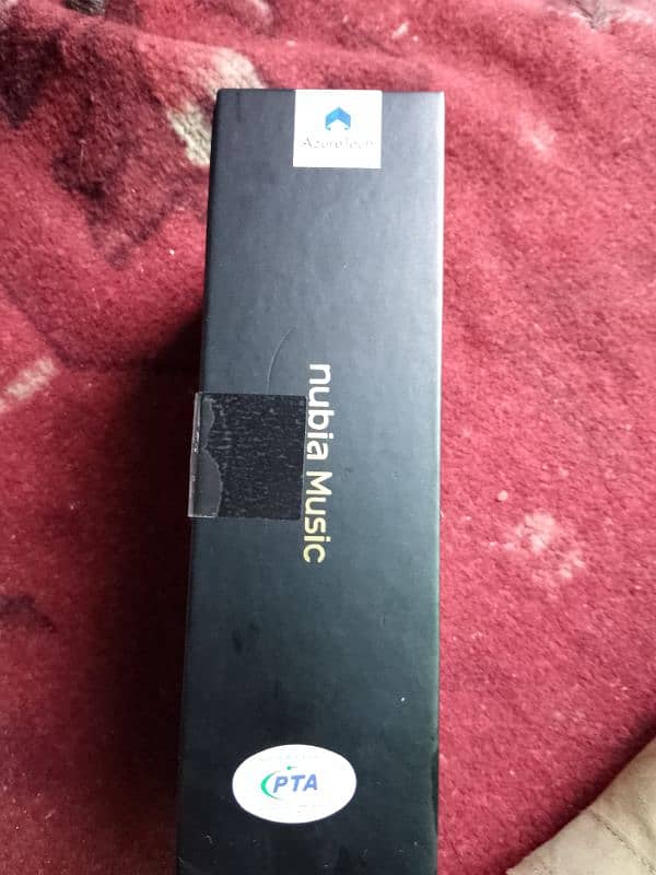 zte company condition 10/10 1 wheek used koi fault nahi ha full box ch 14