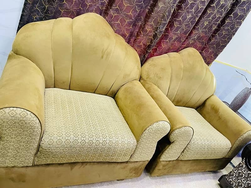 only 5 months used(5 sitter sofa set) 0