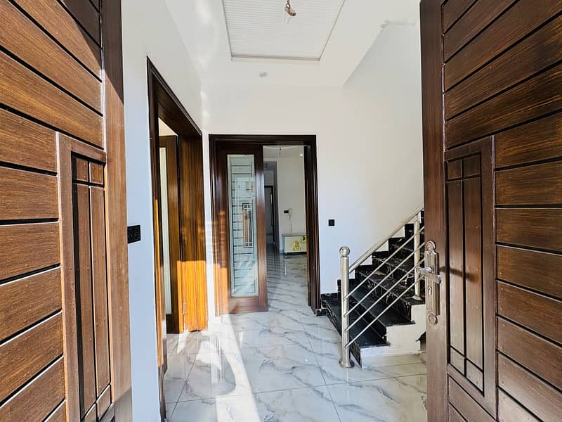 10 Marla Pair House Available for Sale in FF-Block 2