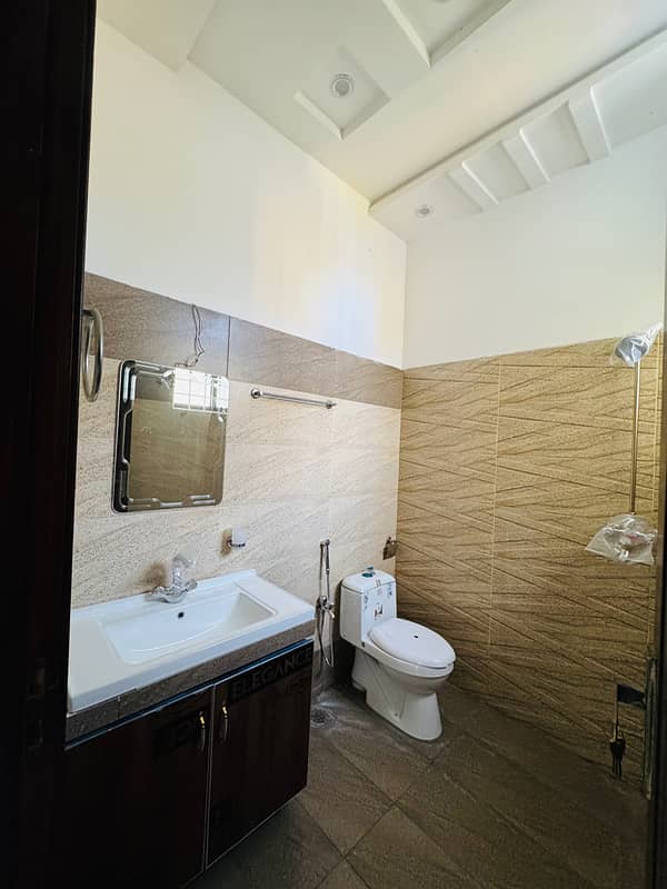 10 Marla Pair House Available for Sale in FF-Block 7