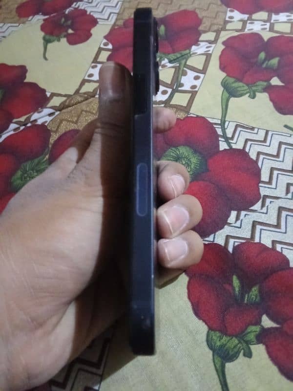 Iphone 13 128 Gb(4 month sim work karegi) (jv) (Battery 89) (All Okk) 5