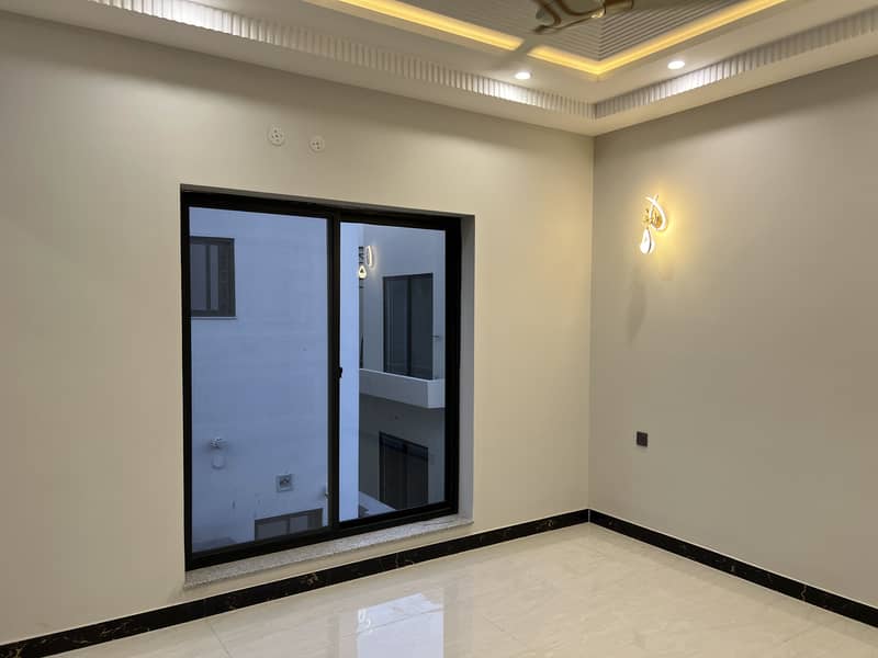 A Block Beautiful 10 Marla Straight Line House For Sale In Central Park With Solar Panels 19