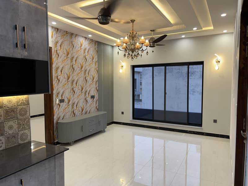 A Block Beautiful 10 Marla Straight Line House For Sale In Central Park With Solar Panels 20