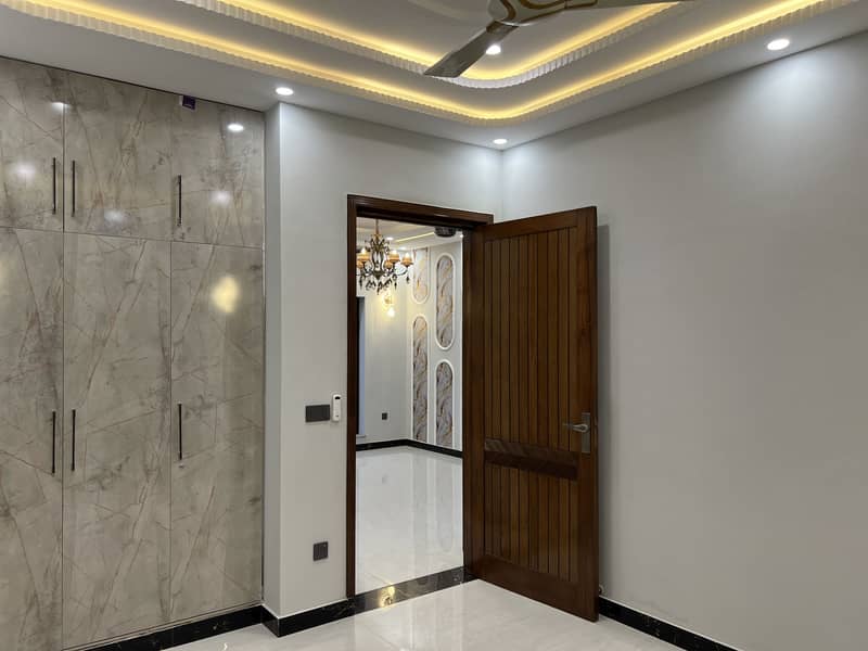 A Block Beautiful 10 Marla Straight Line House For Sale In Central Park With Solar Panels 21