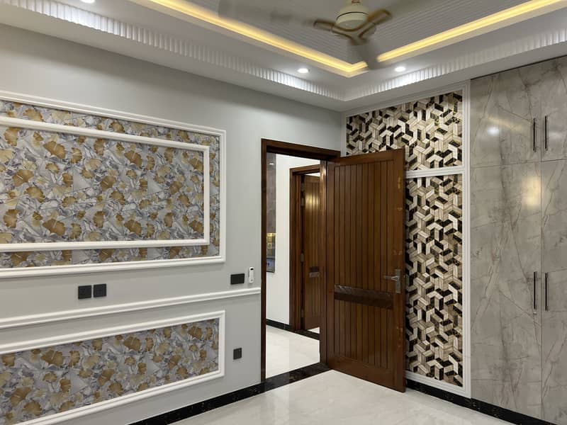 A Block Beautiful 10 Marla Straight Line House For Sale In Central Park With Solar Panels 22