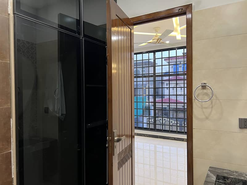 A Block Beautiful 10 Marla Straight Line House For Sale In Central Park With Solar Panels 26