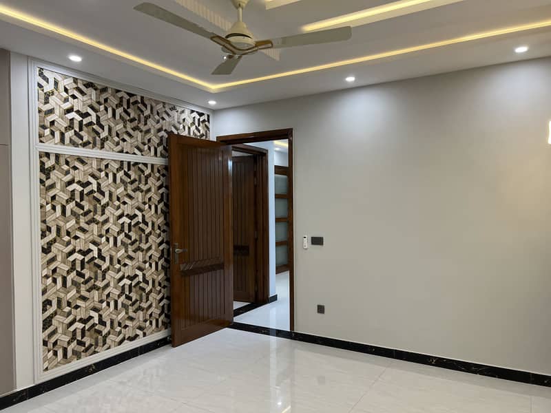 A Block Beautiful 10 Marla Straight Line House For Sale In Central Park With Solar Panels 33