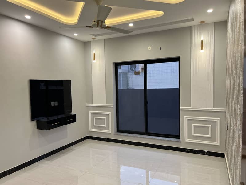 A Block Beautiful 10 Marla Straight Line House For Sale In Central Park With Solar Panels 40