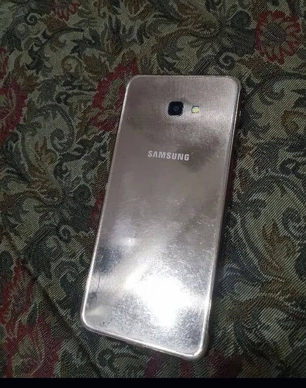 Samsung J4 plus 3