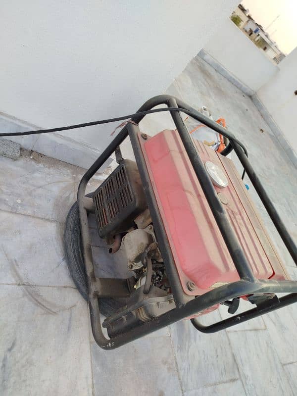 Load Up Generator For Sale 230V, 2300W, 6.5HP, 10L tank 2