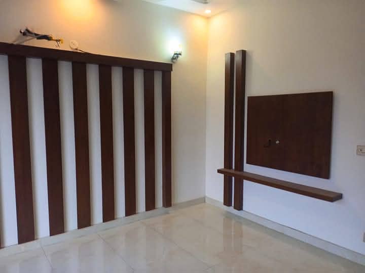 10 marla lower portion for rent in nasheman Iqbal phase 2 0