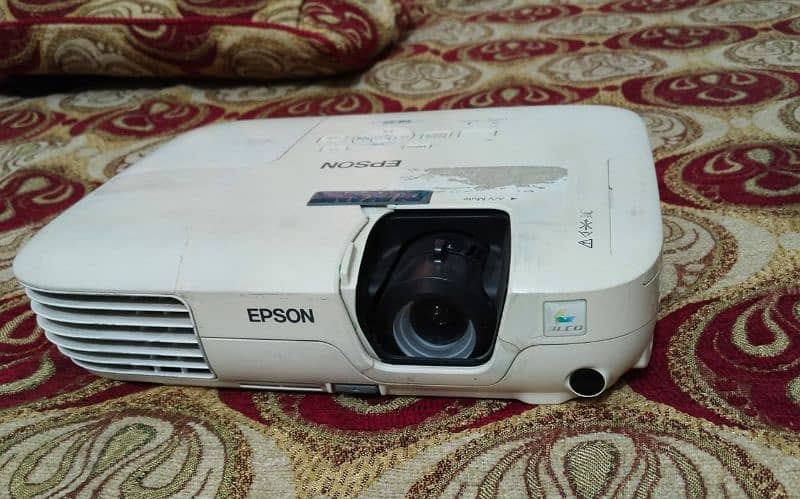 Epson EB-X9 multimedia projector 1