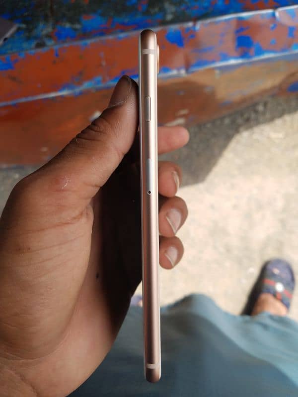Apple Iphone 8 plus 0
