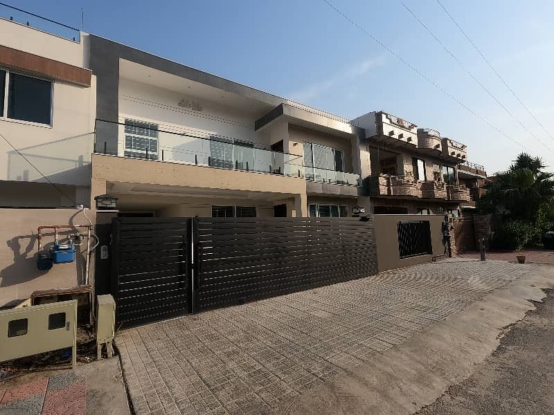 Get Your Hands On On Excellent Location House In Islamabad Best Area 2