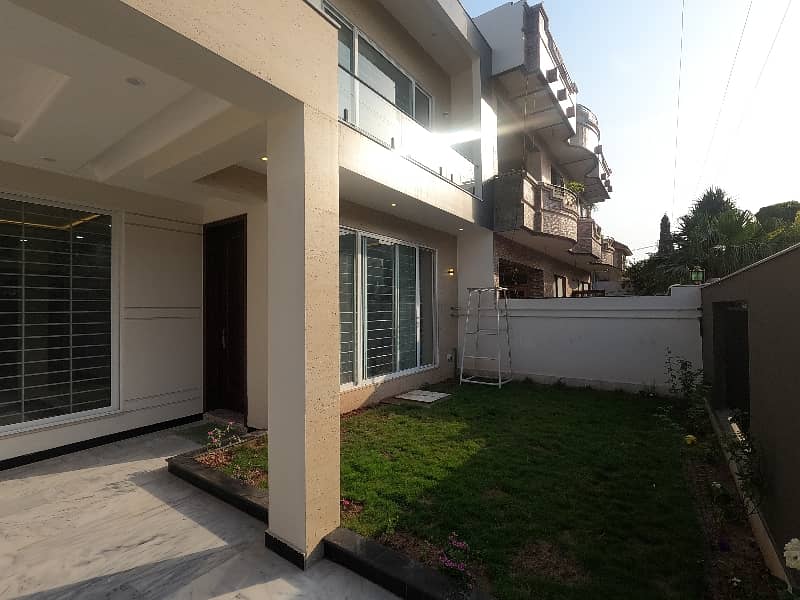 Get Your Hands On On Excellent Location House In Islamabad Best Area 4