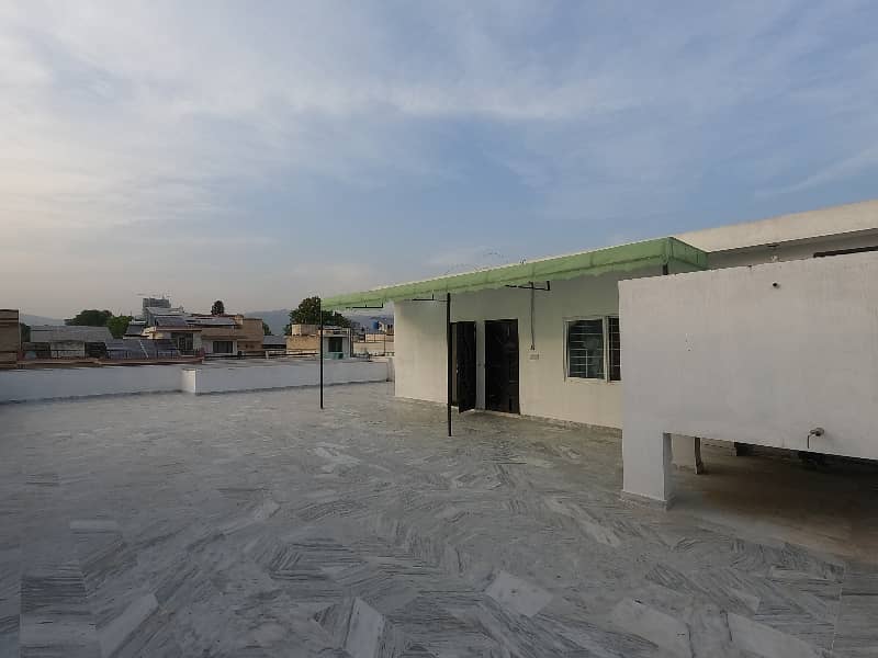 Get Your Hands On On Excellent Location House In Islamabad Best Area 39