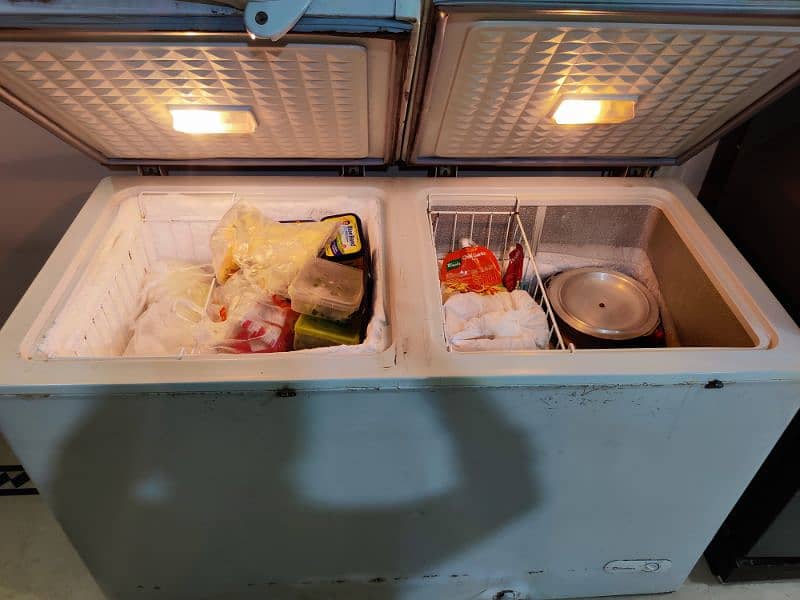 Dawlance Double Door Freezer, Perfectly Working 2