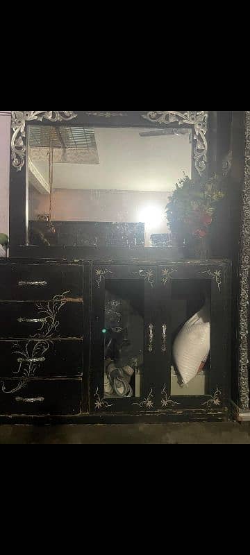 showcase and dressing 4