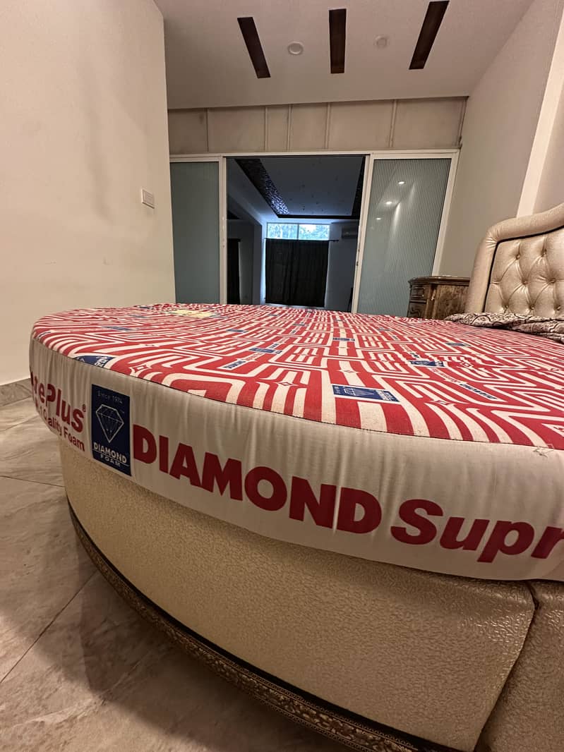 King size bed 2