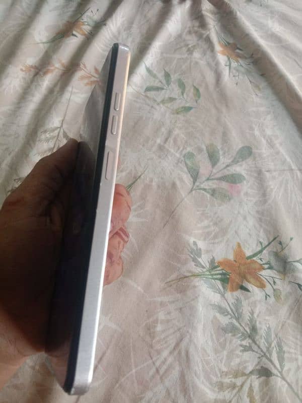Selling Tecno spark10 3