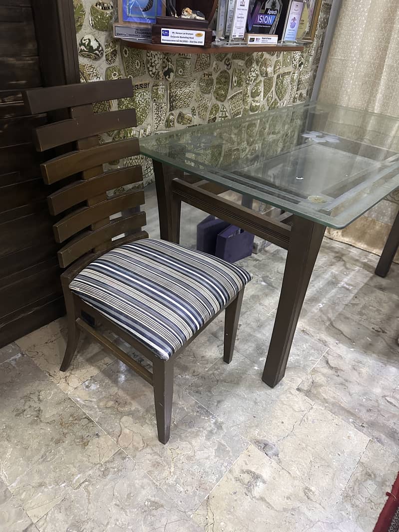 6 seater dining table 0