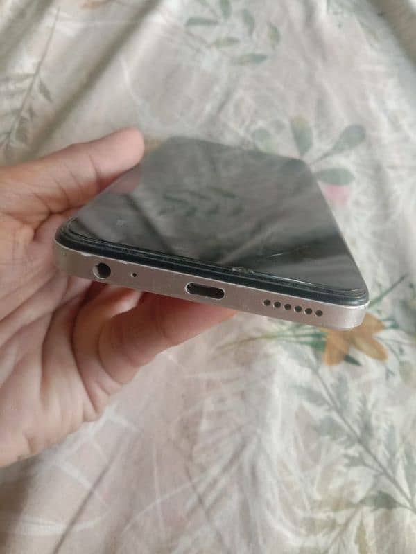Selling Tecno spark10 12