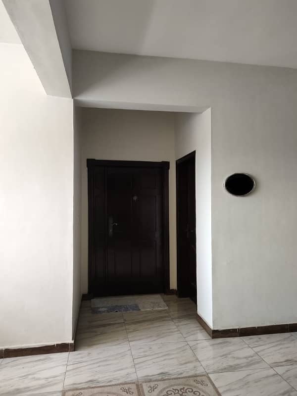 Beautiful View 10 MARLA 3 BED FLAT ON 5th Floor Is Available For Sale In ASKARI-11 LAHORE 1