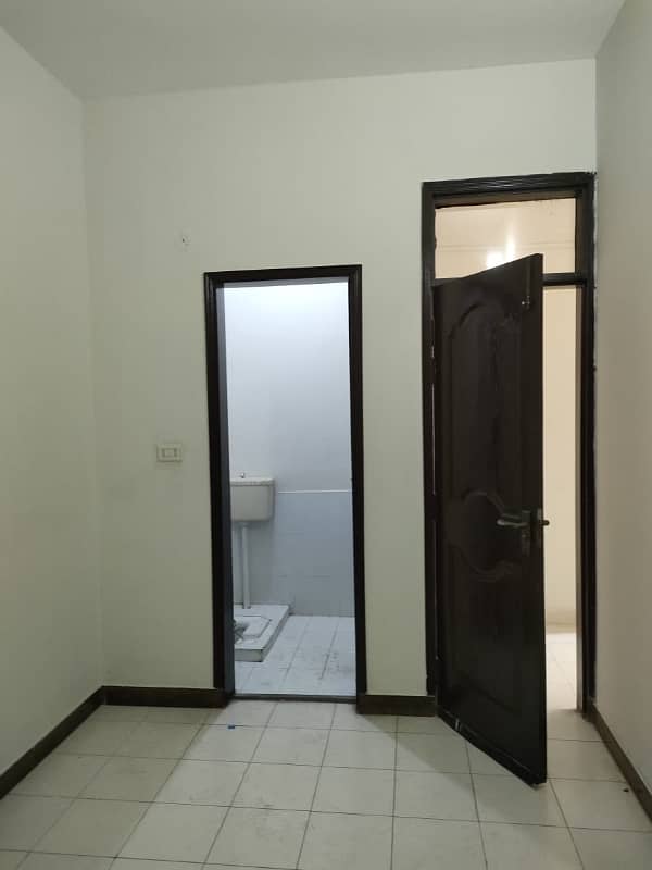 Beautiful View 10 MARLA 3 BED FLAT ON 5th Floor Is Available For Sale In ASKARI-11 LAHORE 13