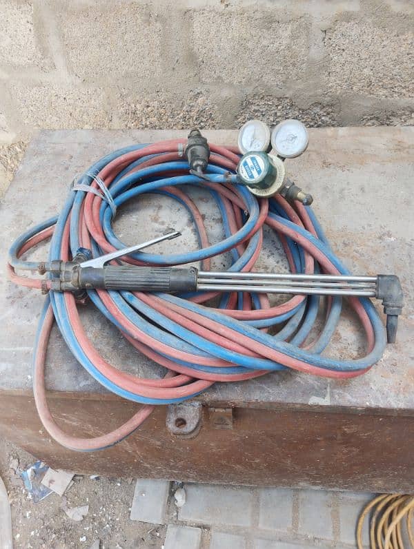 cutting torch and regulator 0