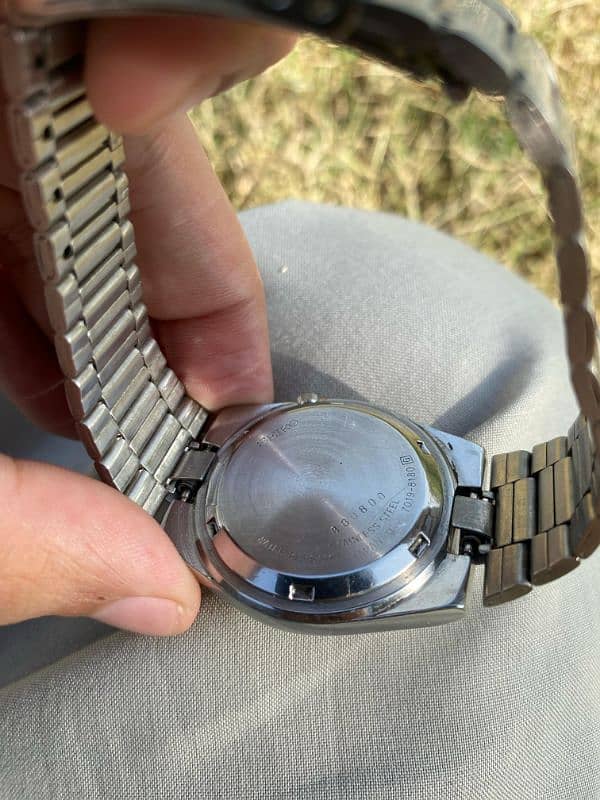 Seiko 5 Golden Dial Sunburst Auto Watch,Japan 4