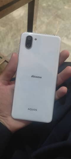 Aquos R3