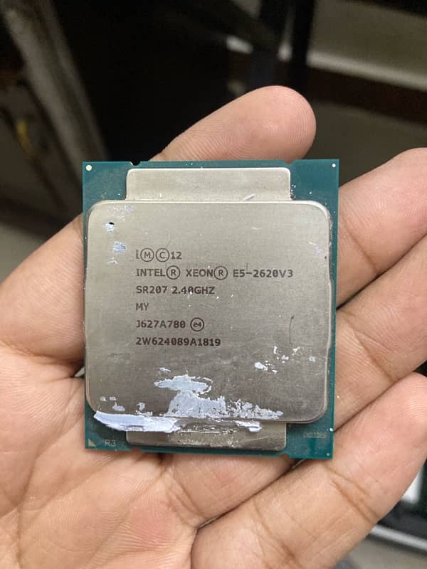 Xeon e5-2620 v3 - 6 core 12 thread 2.4ghz 0