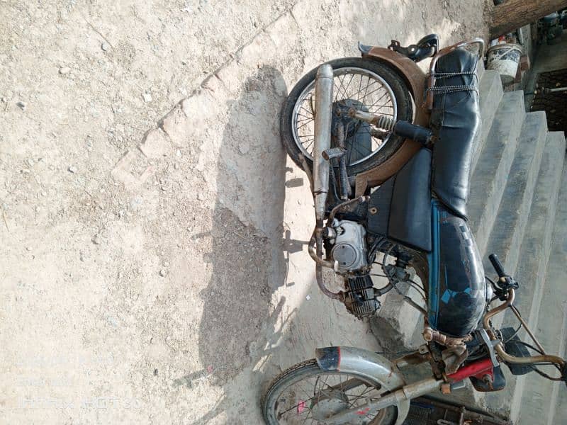 Tyre tube bilkul New ha or engine quality achi ha 0