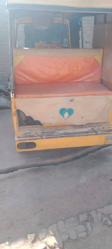 Tez raftar chanche good condition punjabe number 0335 9811917 8
