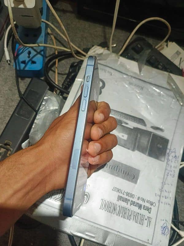 iPhone 14 plus 4