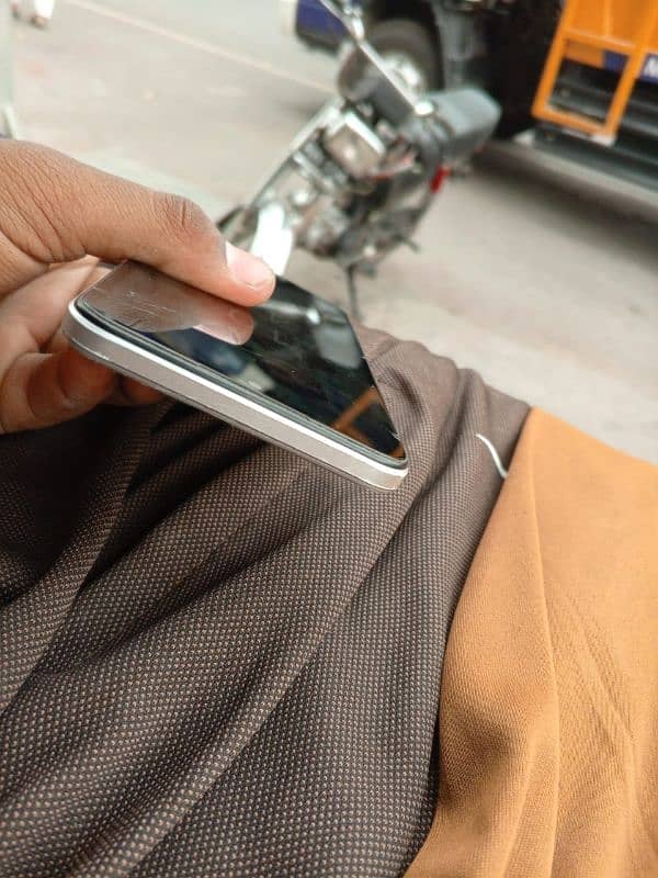 infinix note 11  4/128 0