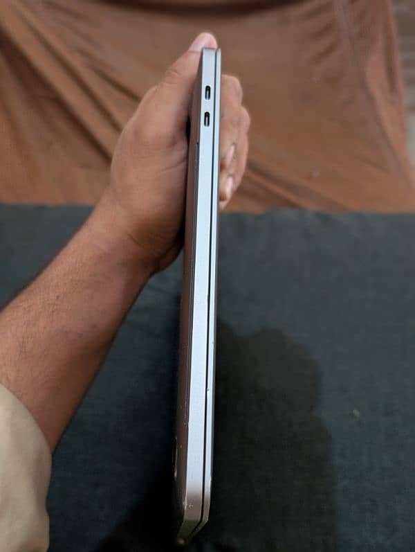 Apple MacBook 2017 pro Touch bar 7