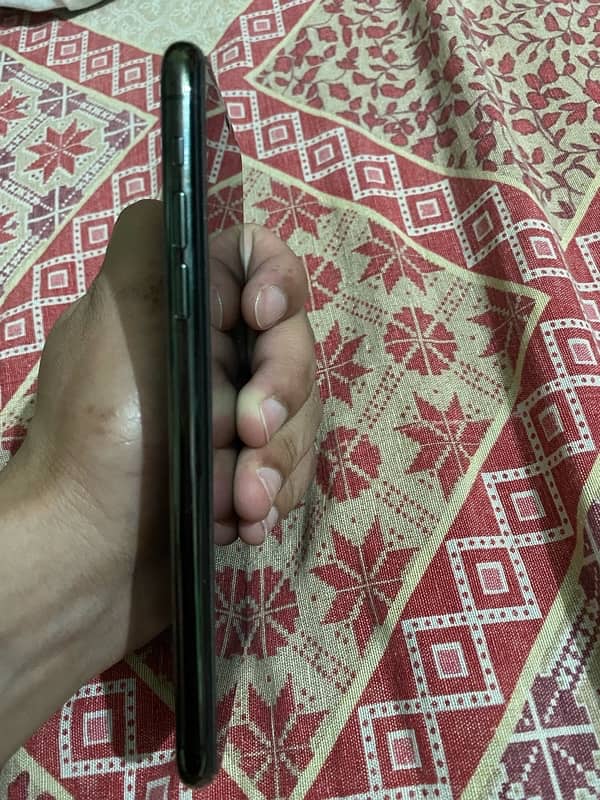 11 pro max PTA Appproved 256 gb 6