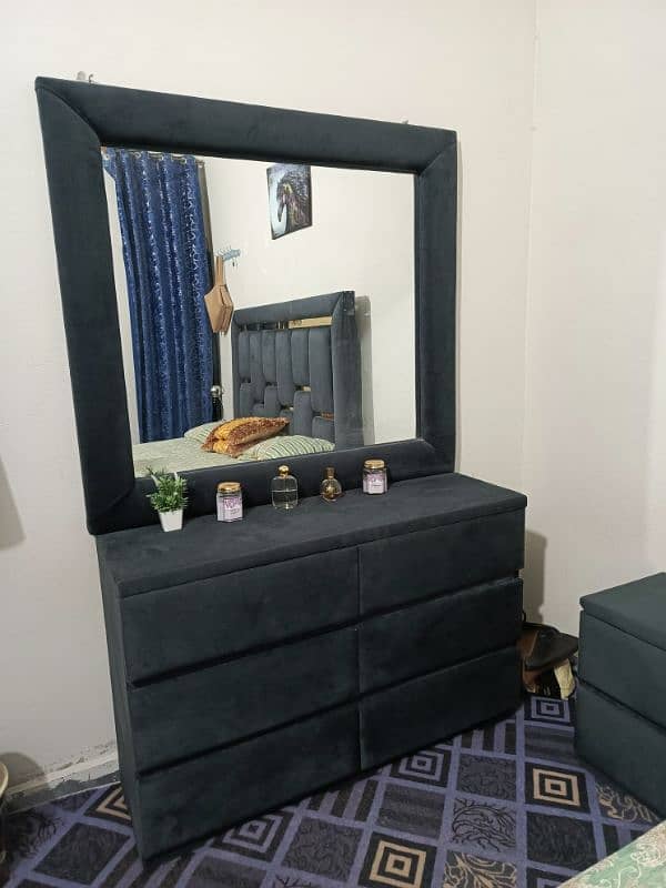 Double bed With side Tables + Dressing Table + Matress 5