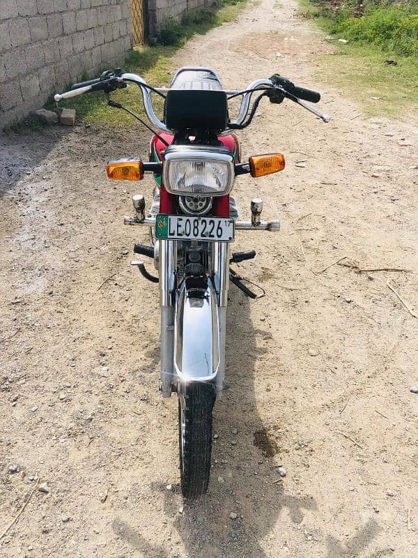 Honda cd  17 model lahore num Biomtric available All documents clear 8