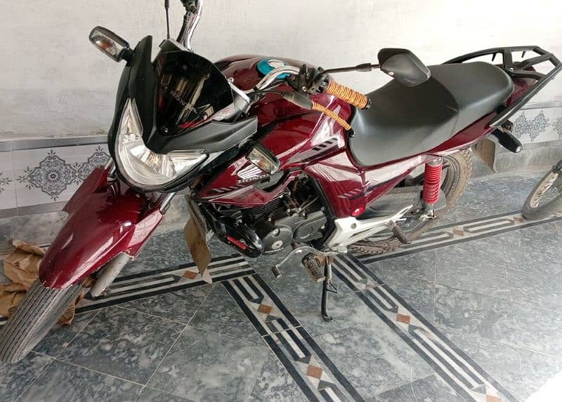 Honda CB 150 F. Model 2024. (Honda in Bikes) total geniune. 0