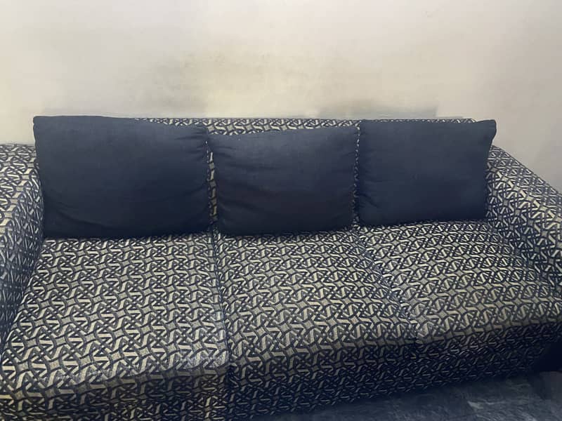 6 seater sofa set with free table 2