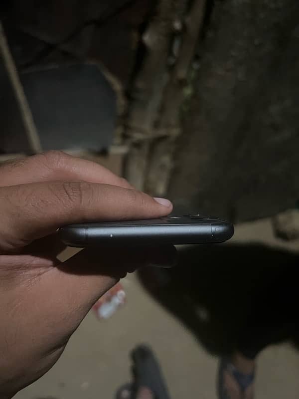 IPHONE 11  NON PTA JV 4