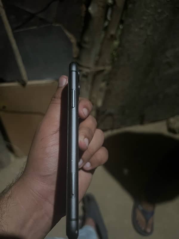 IPHONE 11  NON PTA JV 5