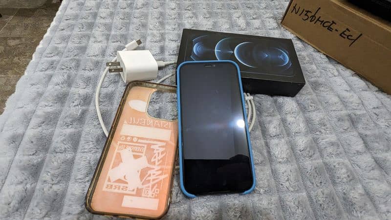 iPhone 12 PRO with Box & charger 0