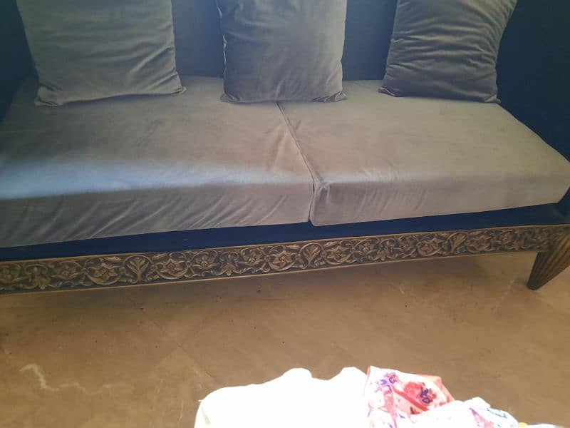Brand new Sofa Set with Center and Corner Tables 3